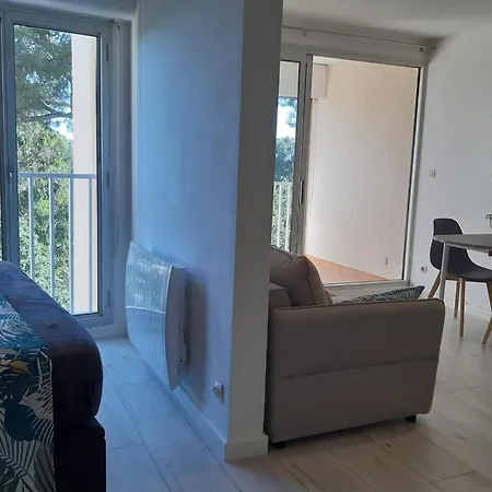 Modern With Balcony In La Seyne-sur-Mer