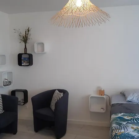Modern With Balcony In Daire