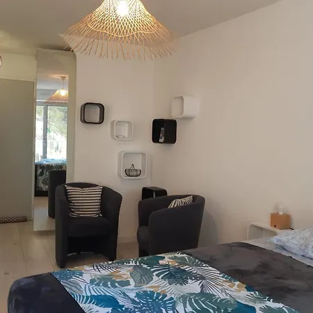 דירה Modern With Balcony In *